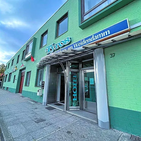 Tyros Und Gaestehaus Am Weidendamm Hotel Hanower