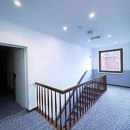 Tyros Und Gaestehaus Am Weidendamm 2*