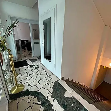 Tyros Und Gaestehaus Am Weidendamm 2*