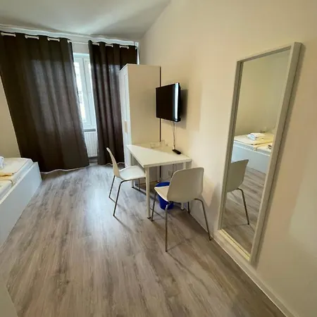 Hotel Tyros Und Gaestehaus Am Weidendamm Hannover