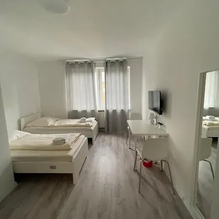 Hotel Tyros Und Gaestehaus Am Weidendamm