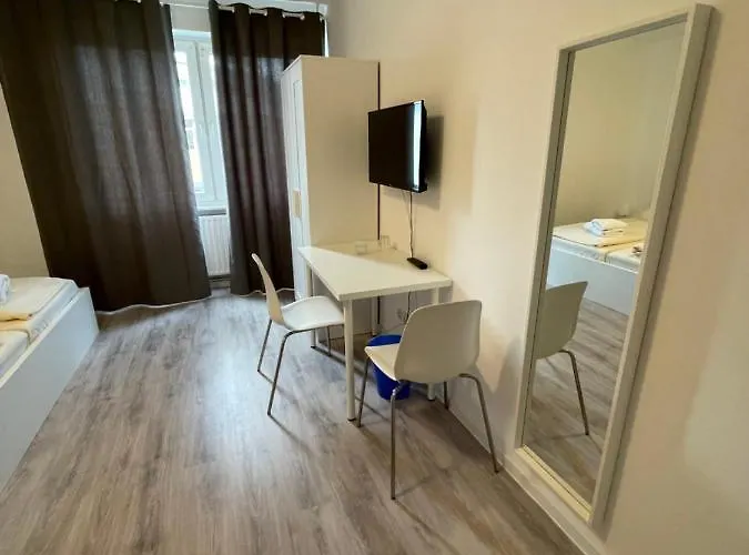 ホテル タイロス ウント ガストハウス アム ヴァイデンダム ハノーファー